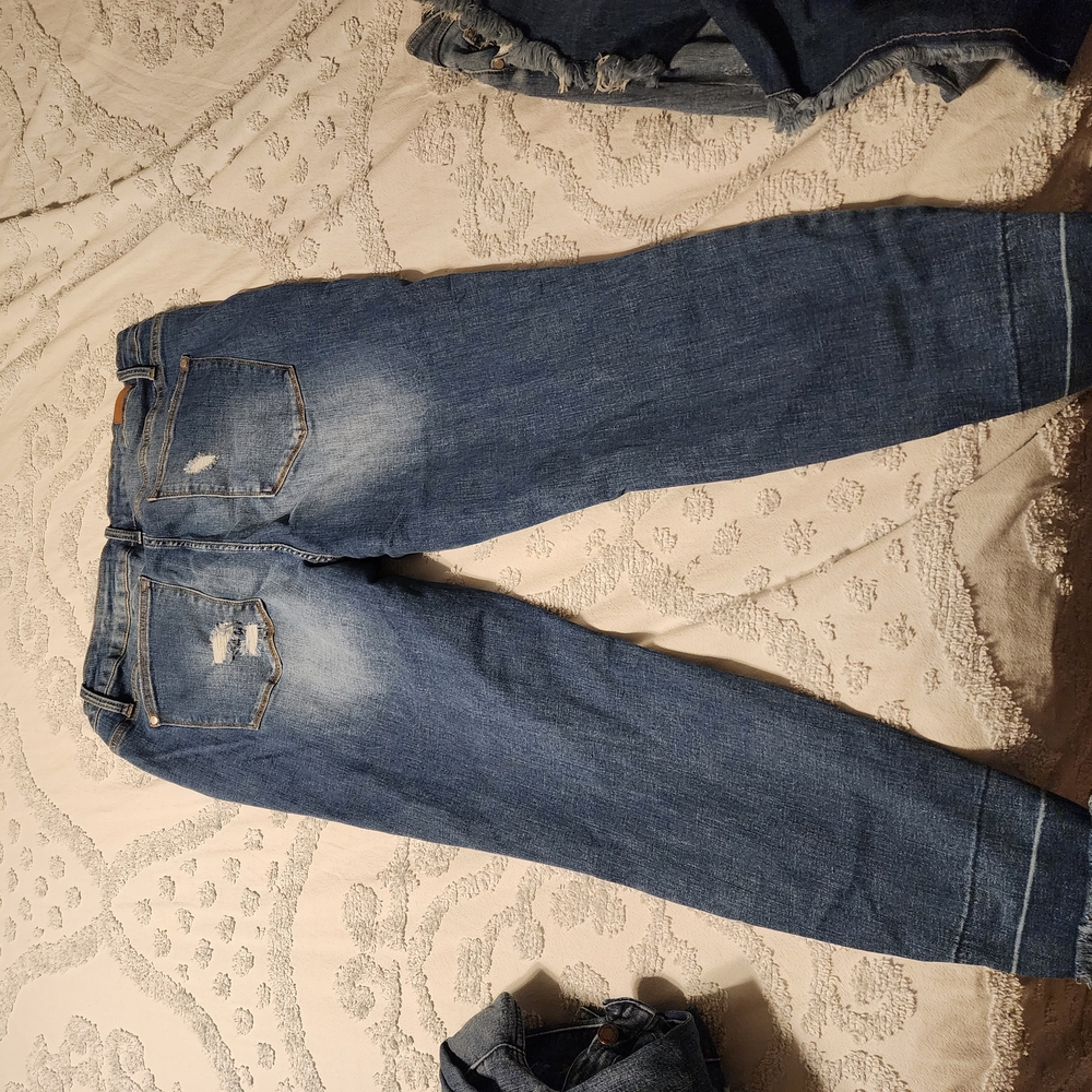 Judy Blue Distressed Jeans